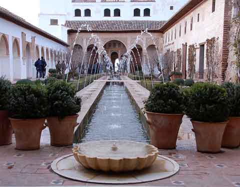 イスラム庭園の華 アルハンブラ宮殿とフェネラリーフェ離宮 スペイン ヨーロッパ 世界遺産ブログ ブログ 恵泉女学園大学
